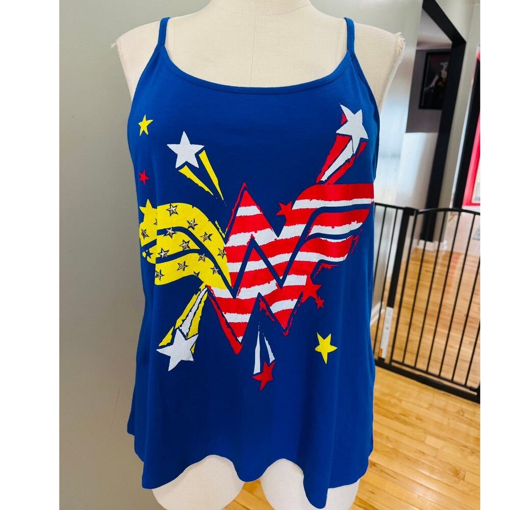 Torrid 2 (2X 18/20) Wonder Woman Studded Stars Cut Out Back DC Comics Tank Top
